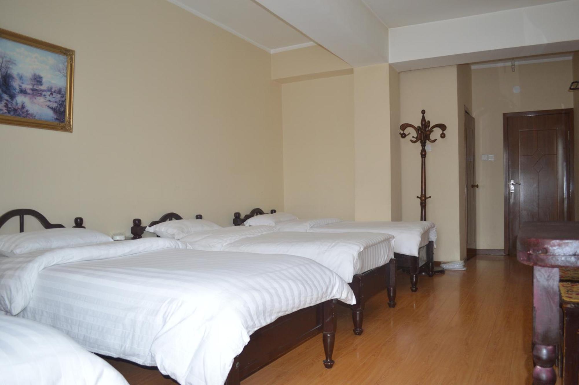 Land Hotel Ulan Bator Quarto foto